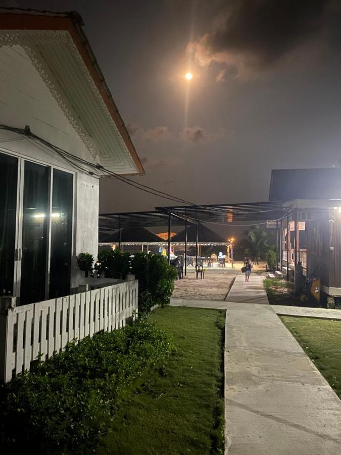 Empire Hotels & Resorts Kampong Pasir Hantu ภายนอก รูปภาพ